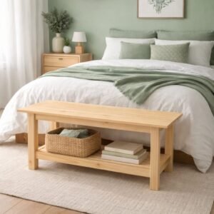 Pie de cama nórdico de pino macizo varillado 1m en dormitorio moderno